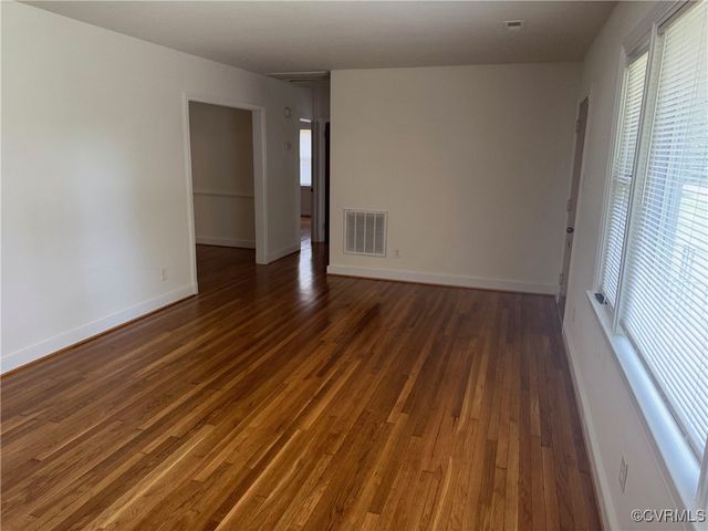 516 Kramer Dr, Highland Springs, VA 23075