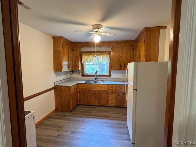 516 Kramer Dr, Highland Springs, VA 23075