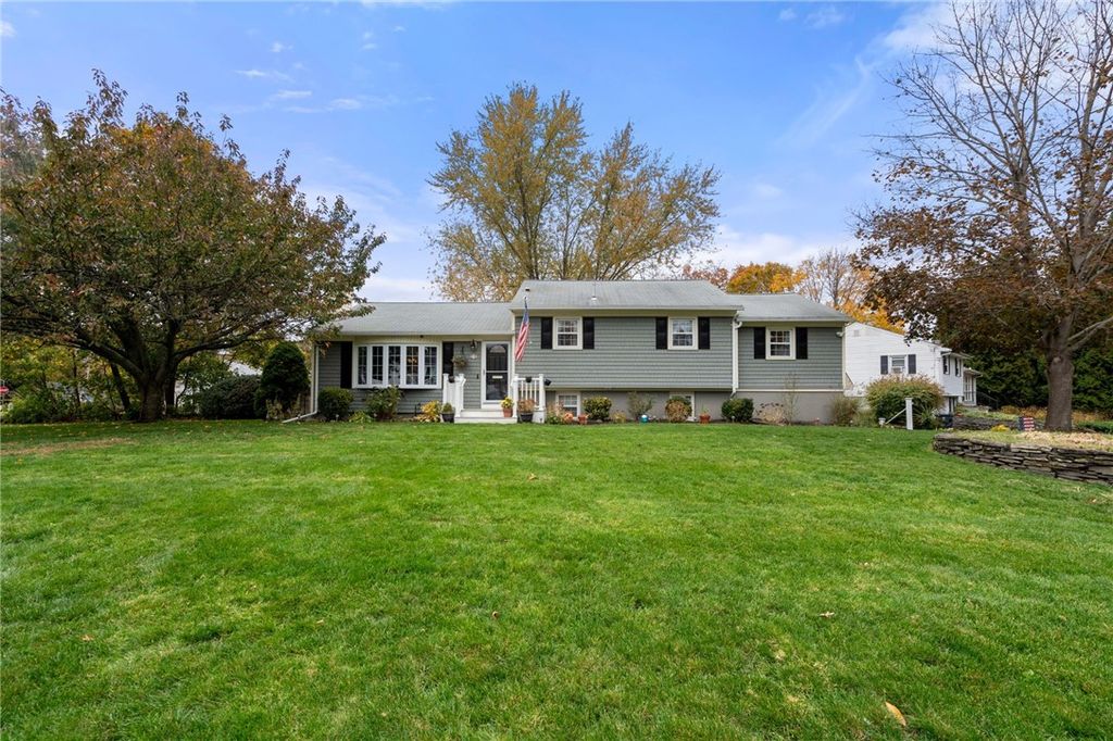 20 Birchwood Drive, North Kingstown, RI 02852