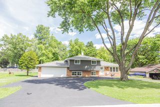4N211 AVARD Road, West Chicago, IL 60185