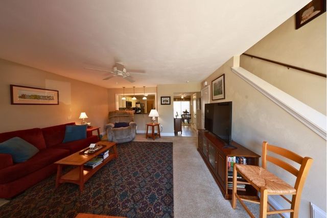 6729 Village Green DR, Roanoke, VA 24019