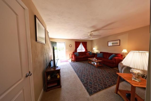 6729 Village Green DR, Roanoke, VA 24019