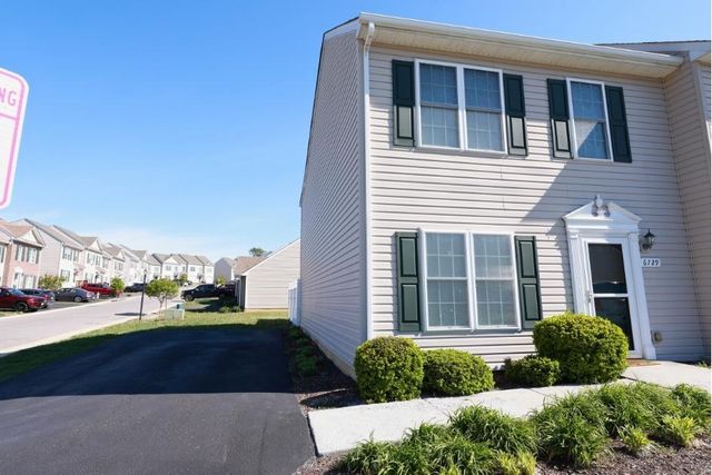 6729 Village Green DR, Roanoke, VA 24019