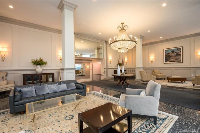 700 Shore Road 7N, Long Beach, NY 11561