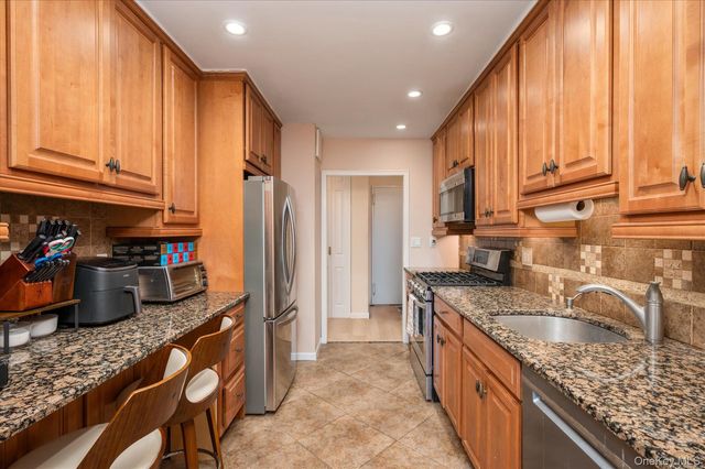 700 Shore Road 7N, Long Beach, NY 11561