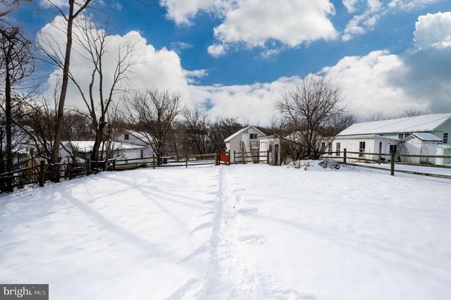 2215 MAIN ST, Mohrsville, PA 19541