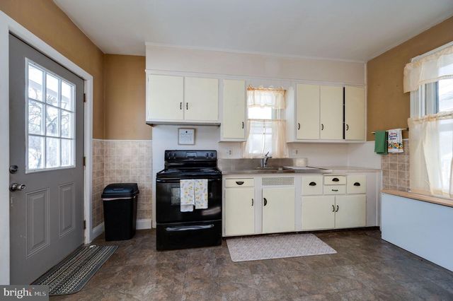 2215 MAIN ST, Mohrsville, PA 19541