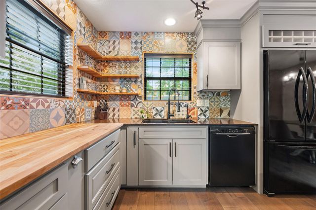 12103 Mill HOLW, Austin, TX 78750