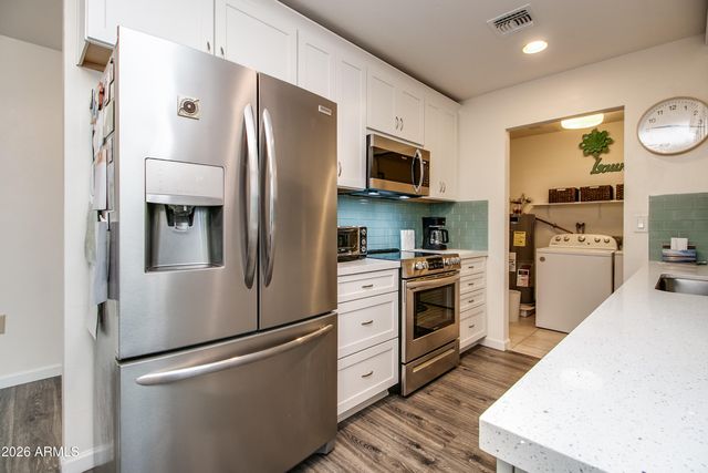 18206 N STONEBROOK Drive, Sun City West, AZ 85375