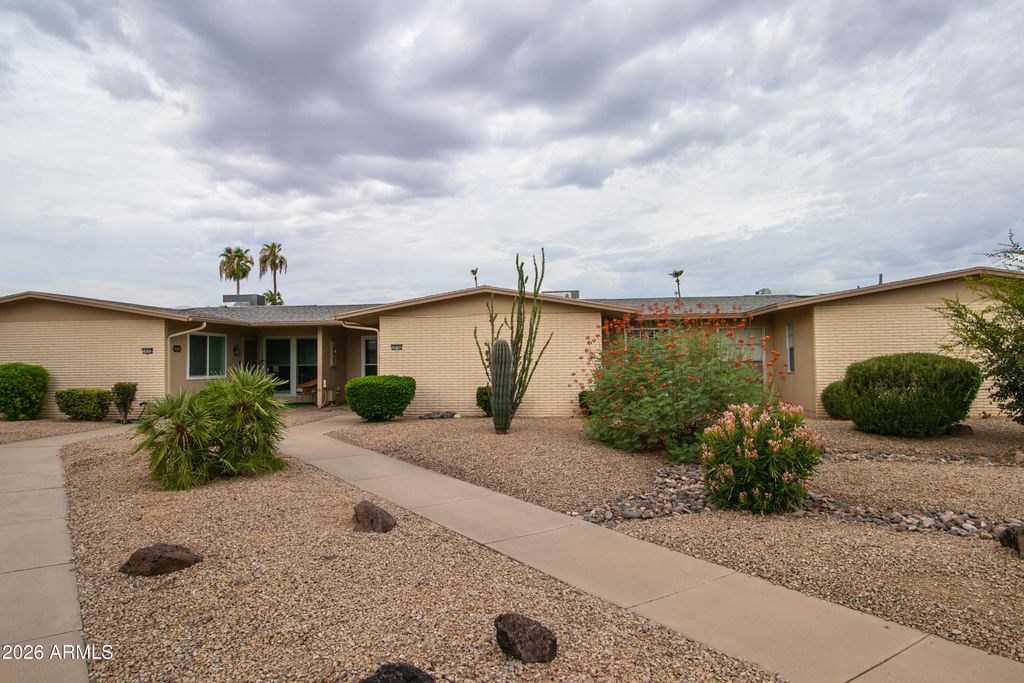 18206 N STONEBROOK Drive, Sun City West, AZ 85375