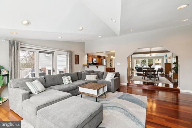 1304 GAINSBORO CIR, Bala Cynwyd, PA 19004