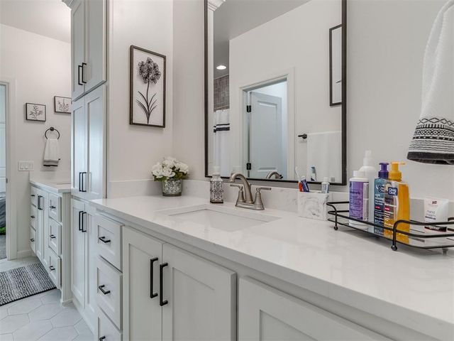 208 Braxton Way, Yukon, OK 73099