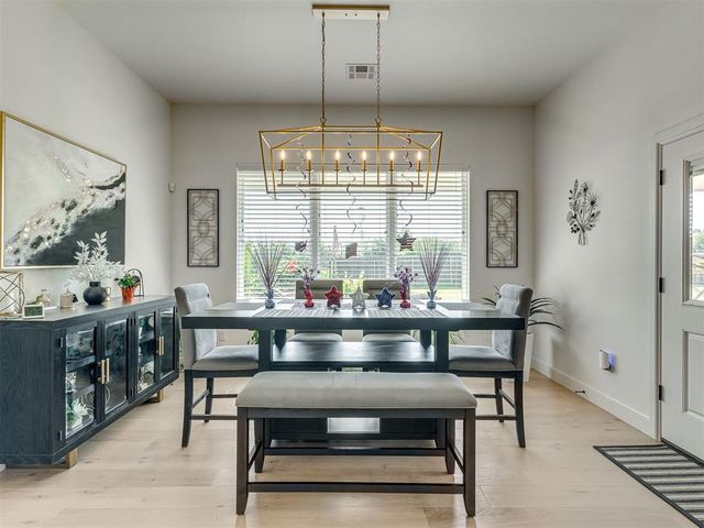 208 Braxton Way, Yukon, OK 73099