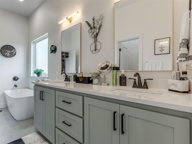208 Braxton Way, Yukon, OK 73099