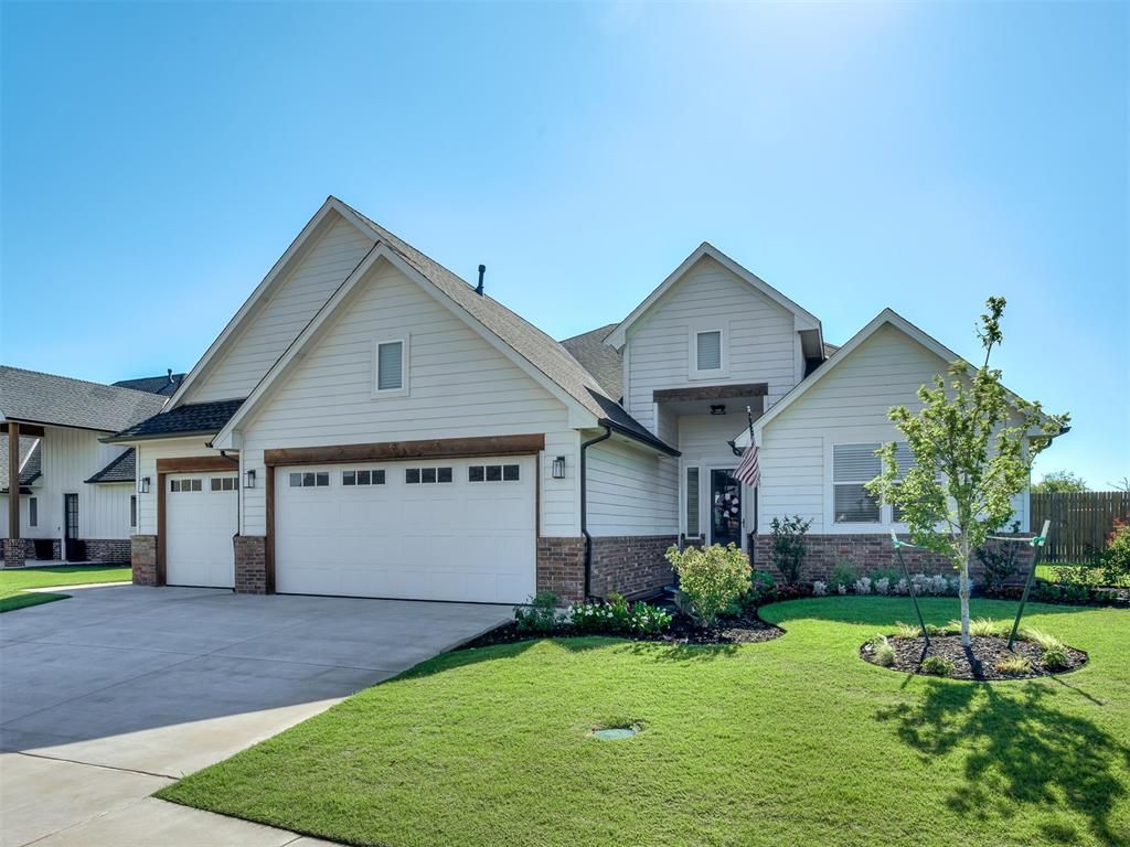 208 Braxton Way, Yukon, OK 73099