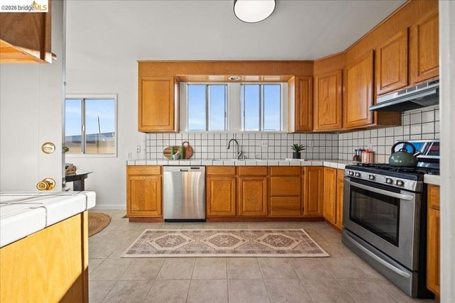 3118 Monticello Ave, Oakland, CA 94619