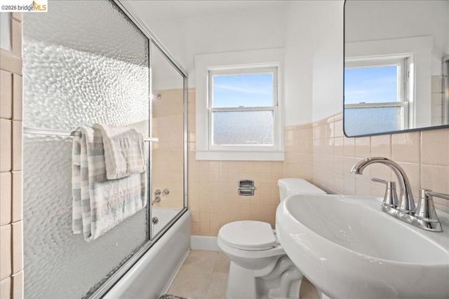 3118 Monticello Ave, Oakland, CA 94619