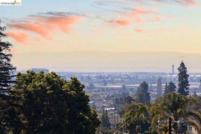 3118 Monticello Ave, Oakland, CA 94619