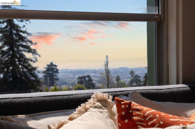 3118 Monticello Ave, Oakland, CA 94619