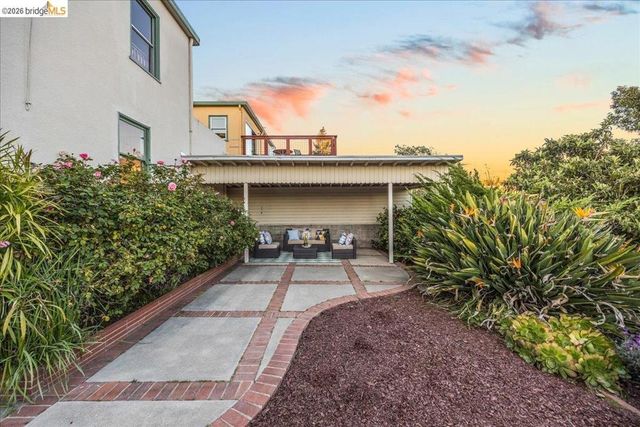 3118 Monticello Ave, Oakland, CA 94619