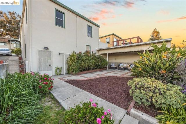 3118 Monticello Ave, Oakland, CA 94619