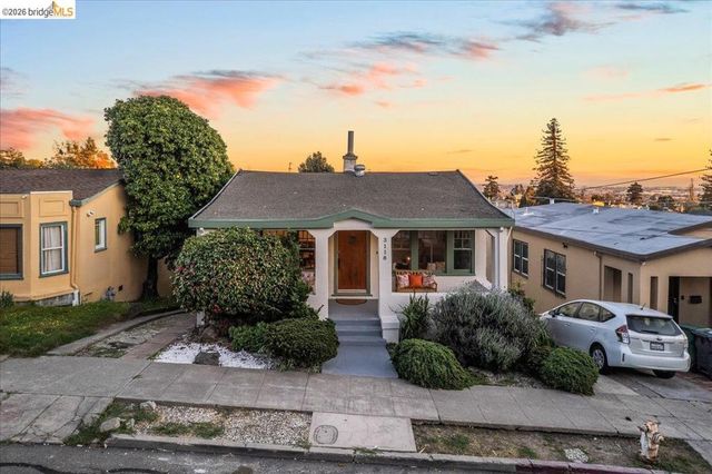 3118 Monticello Ave, Oakland, CA 94619