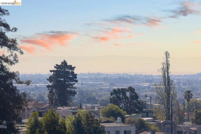 3118 Monticello Ave, Oakland, CA 94619