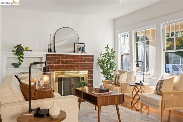 3118 Monticello Ave, Oakland, CA 94619