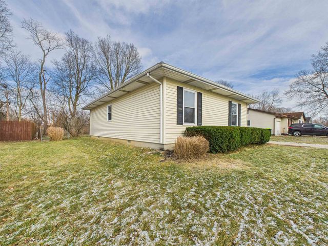 2090 Chief Turtle Court, Huntington, IN 46750