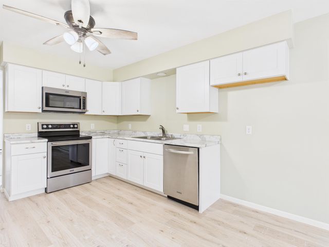 2090 Chief Turtle Court, Huntington, IN 46750