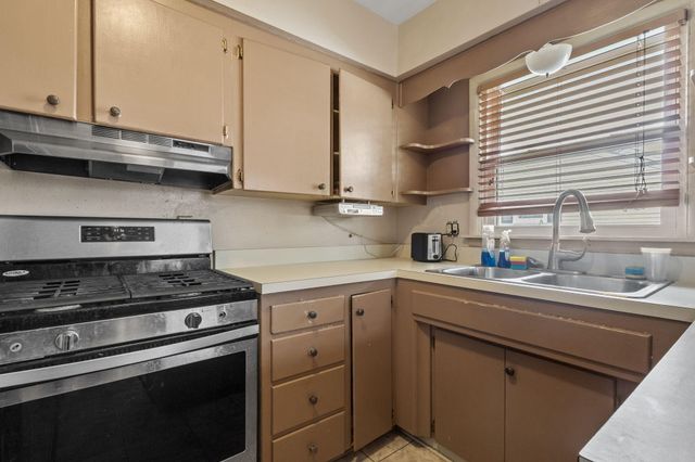 700 E 9th Street, Hobart, IN 46342