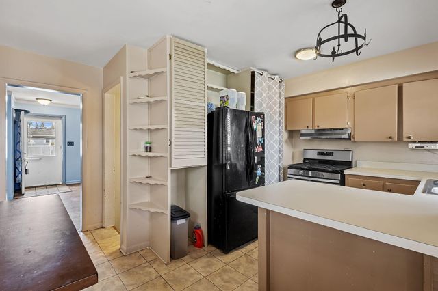 700 E 9th Street, Hobart, IN 46342