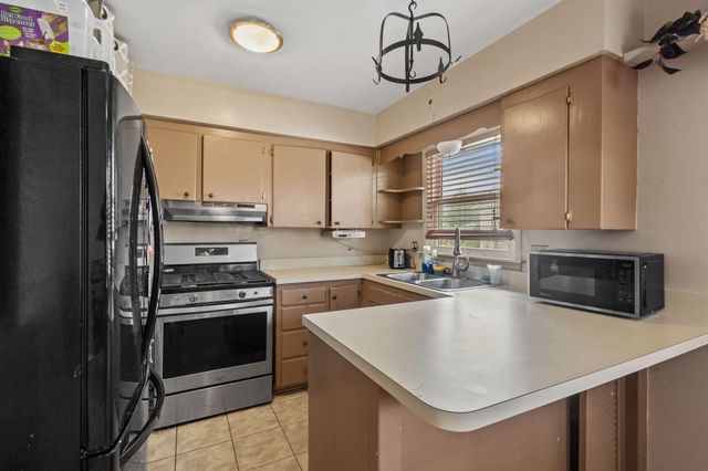 700 E 9th Street, Hobart, IN 46342