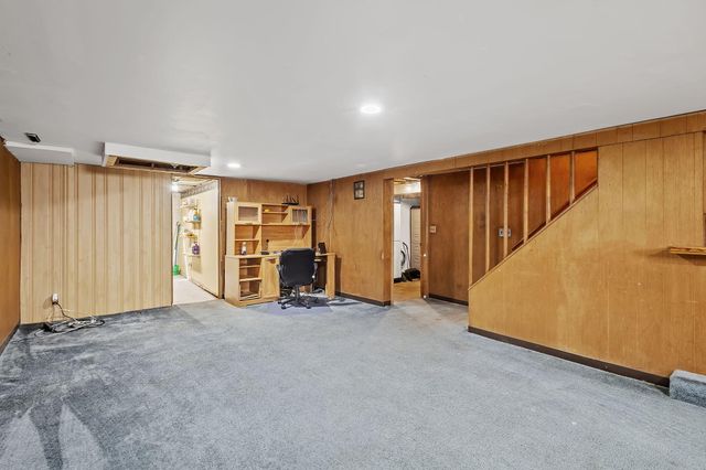 700 E 9th Street, Hobart, IN 46342