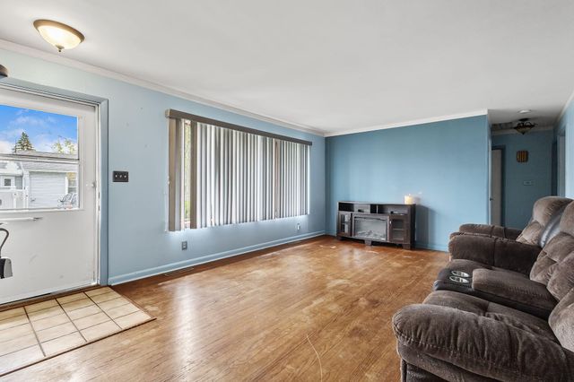 700 E 9th Street, Hobart, IN 46342