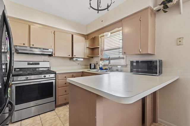 700 E 9th Street, Hobart, IN 46342