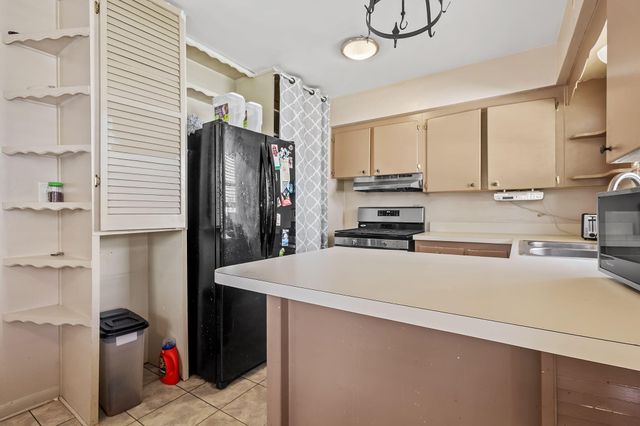 700 E 9th Street, Hobart, IN 46342