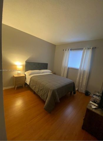 3050 NE 5th Ter 10, Wilton Manors, FL 33334