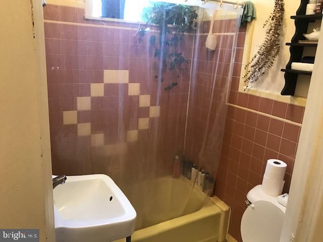 1903 E MADISON ST, Philadelphia, PA 19134