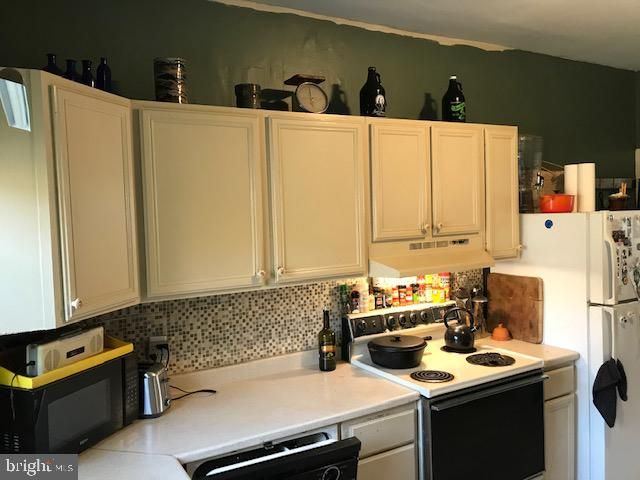 1903 E MADISON ST, Philadelphia, PA 19134