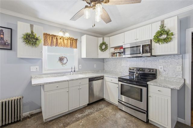 55 Edison Street, Warwick, RI 02889