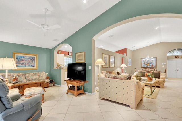 6414 Pebble Creek Way, Boynton Beach, FL 33437