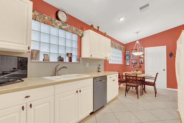 6414 Pebble Creek Way, Boynton Beach, FL 33437