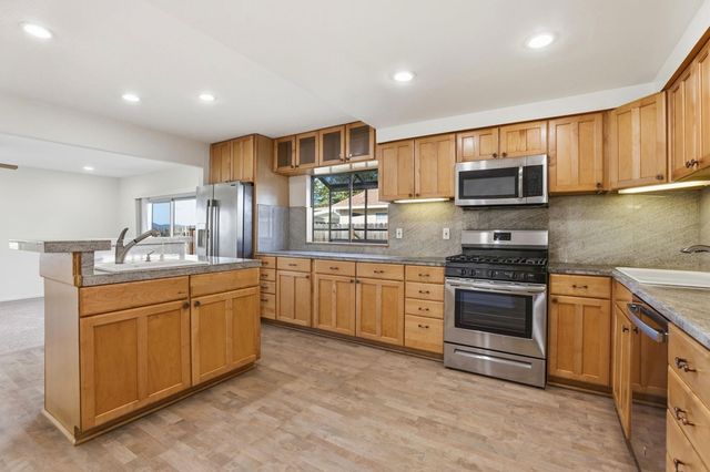 2060 2060 Broadmoor St, Livermore, CA 94551