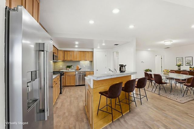 2060 2060 Broadmoor St, Livermore, CA 94551