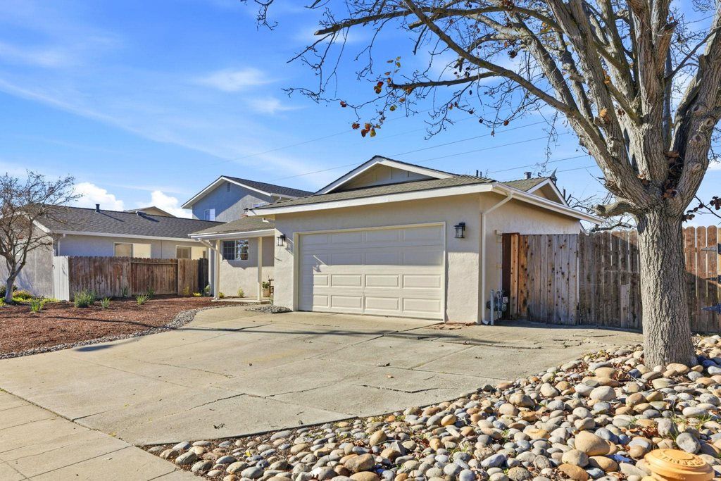 2060 2060 Broadmoor St, Livermore, CA 94551