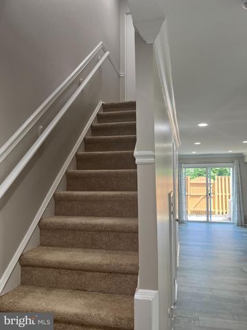 11104 ROCK GARDEN DR, Fairfax, VA 22030