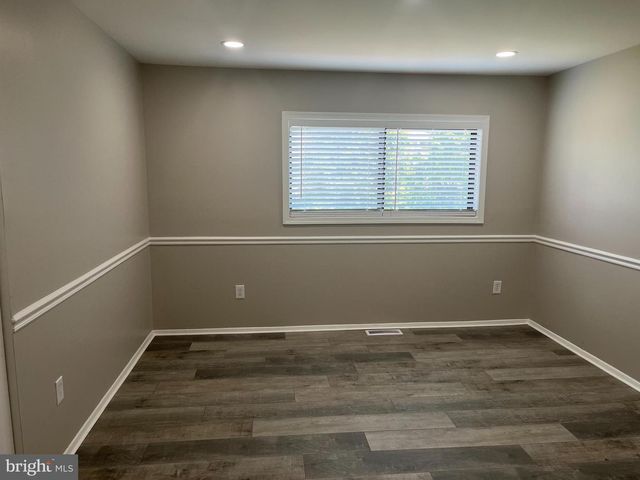 11104 ROCK GARDEN DR, Fairfax, VA 22030