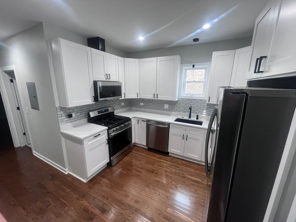 3230 N Keating Avenue, Chicago, IL 60641 — photo 4