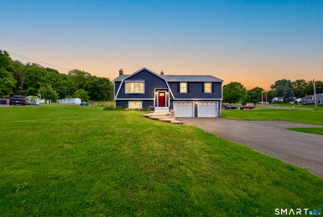 66 Roarke Road, North Haven, CT 06473